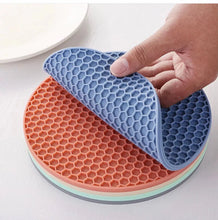 Honeycomb Silicone Anti-Slip Coaster & Pot Mat