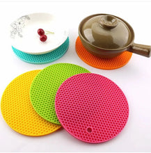 Honeycomb Silicone Anti-Slip Coaster & Pot Mat